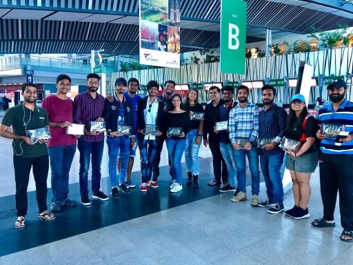 You won’t only intern but also travel with your friends!_(1)